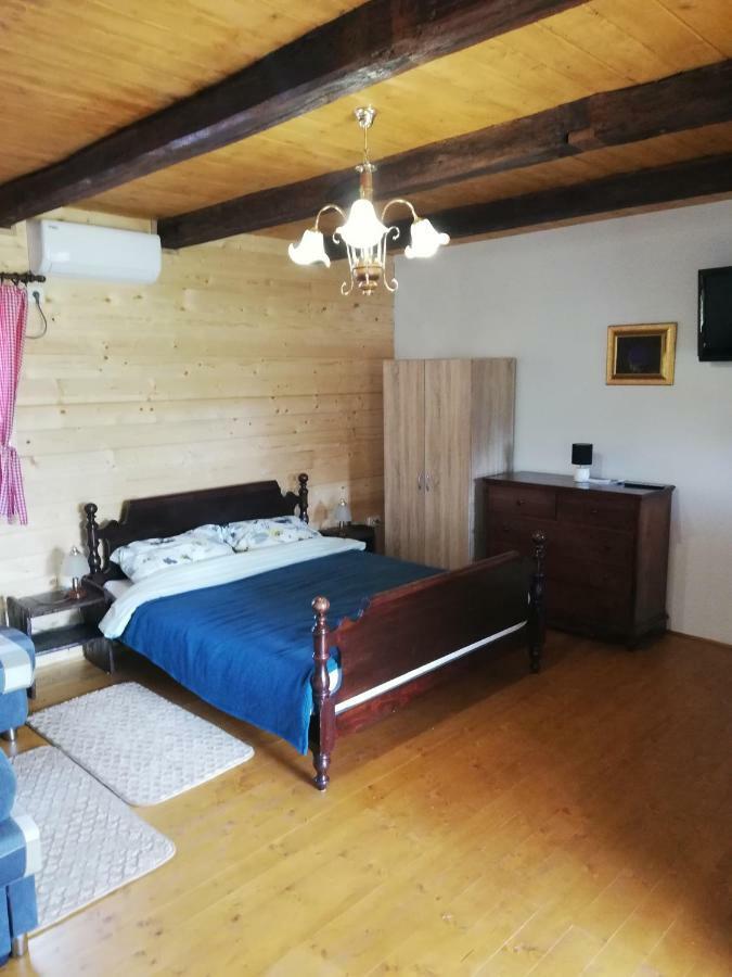 Pod Orehom Drvena Kuca I Sauna Hotel Krapina Eksteriør billede