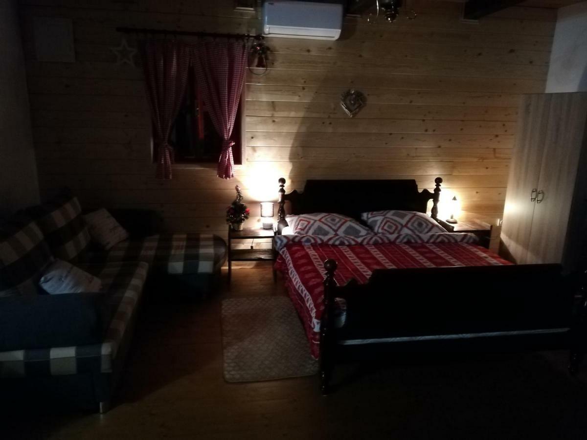 Pod Orehom Drvena Kuca I Sauna Hotel Krapina Eksteriør billede