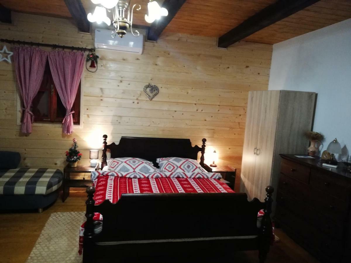 Pod Orehom Drvena Kuca I Sauna Hotel Krapina Eksteriør billede